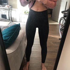 Lululemon size 2 wonder under full length leggings